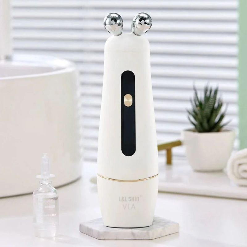 L & L Skin VIA 3-in-1 Skin Rejuvenation Device - Устройство за стягане и подмладяване на кожата 3 в 1