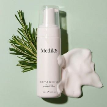Medik8 - MINI Gentle Cleanse™ Хидратираща почистваща пяна с розмарин