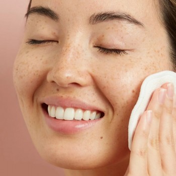 Medik8 - MINI Press & Glow™ Ежедневен ексфолиращ тоник с PHA