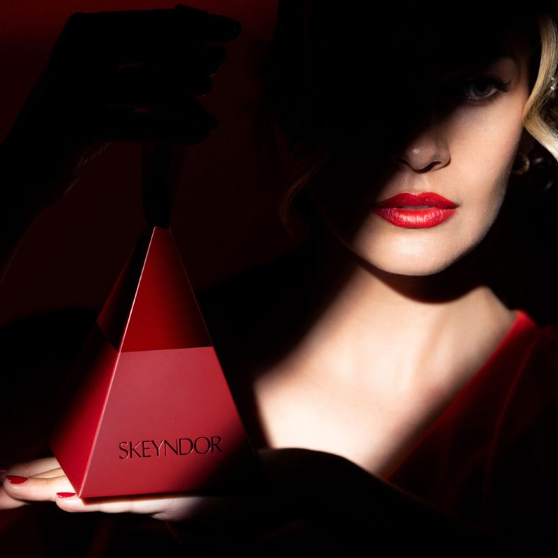 Skeyndor - Коледен лимитиран сет Червило Glow in Red
