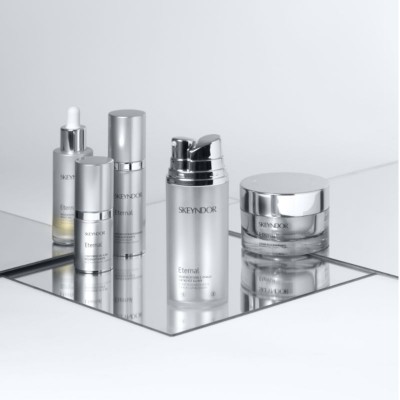 Skeyndor ETERNAL Redensifying 2-Phase Catalyst Elixir Възстановяващ 2-Фазен Еликсир​ с РЕТИНАЛ и ЕКЗОЗОМИ 30 ml